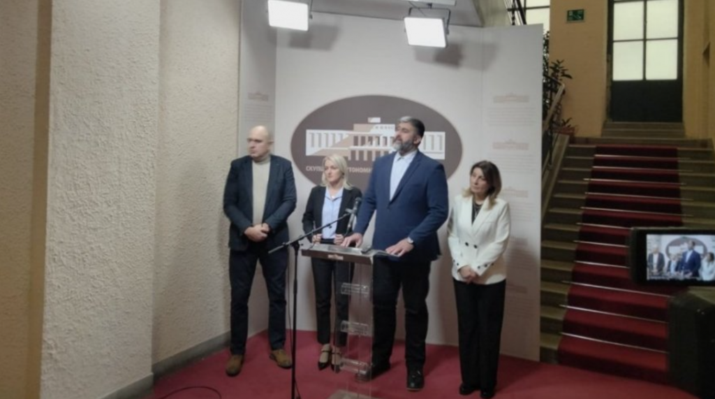 Nastavlja se raspad opozicije: Dva poslanika napustila Đilasa