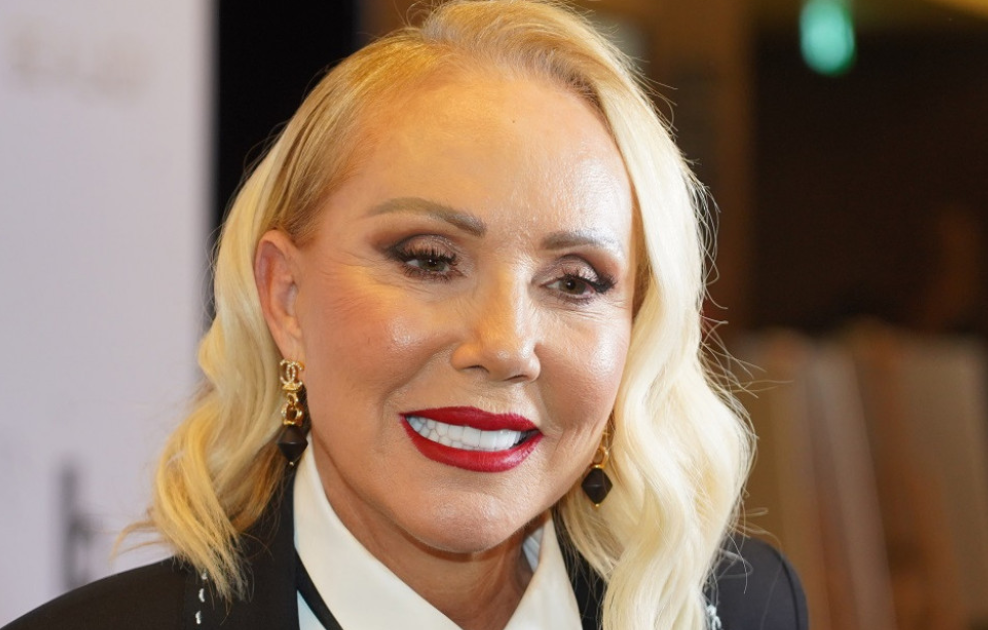 Lepa Brena je neuništiva i nakon loma noge: Osjećam se sjajno, svi me maze i paze