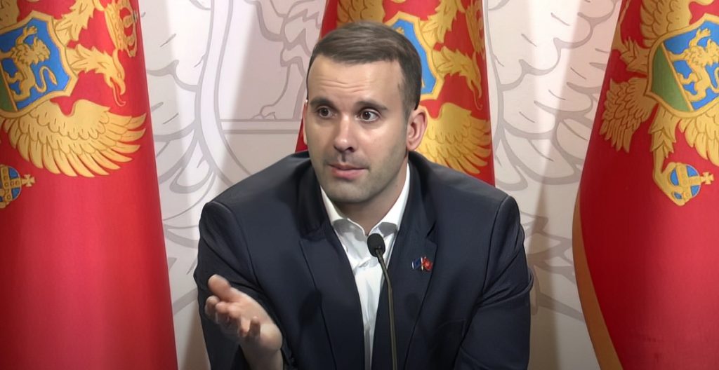 DIKTATURA?