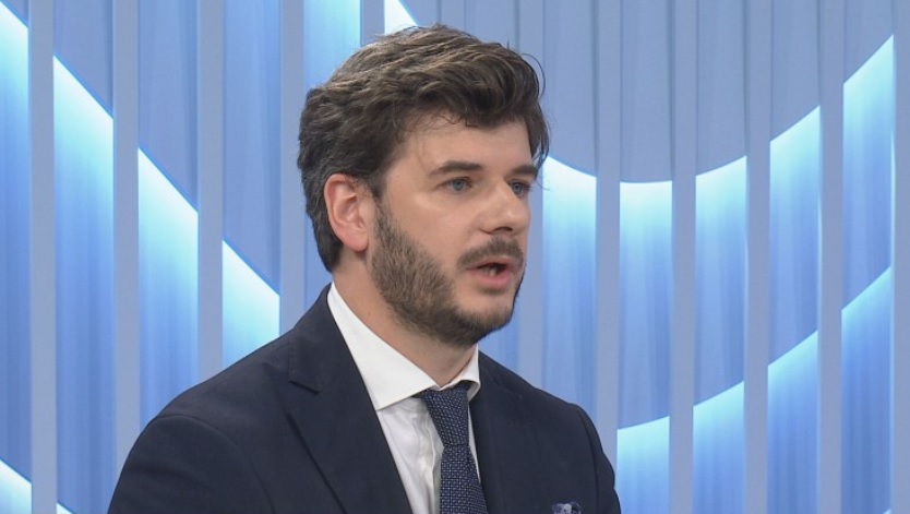Čarapić: Lažni podsmijeh DPS-a prerastao u vidljivu paniku kada su shvatili da Spajić i PES mogu Crnu Goru stvarno da uvedu u EU