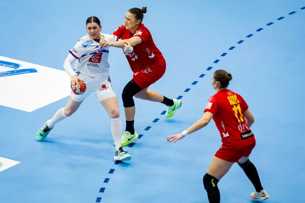 Francuskinje prejake: “Lavice” na korak od eliminacije nakon ubjedljivog poraza