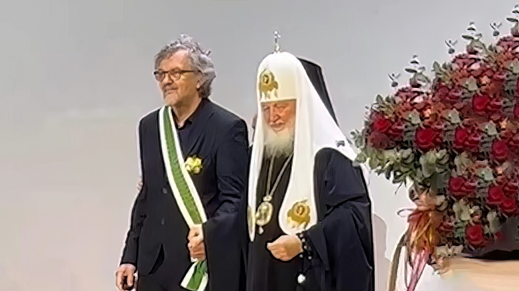 Patrijarh Kiril uručio orden Emiru Kusturici (VIDEO)