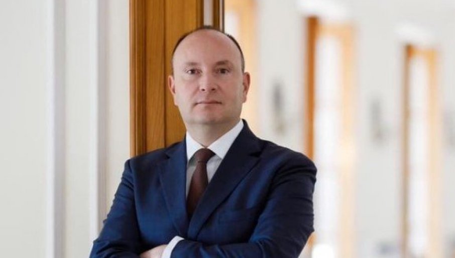 Đurić ostaje gradonačelnik Novog Sada: Protiv smjene glasalo 48 odbornika, za samo 25