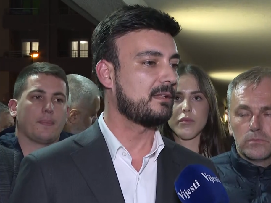 Jovanović bi da glumi Dritana: Vraća DPS po dubini u Budvi samo da se domogne fotelje; Kadar SDP-a i SD-a na mjestu predsjednika Skupštine!