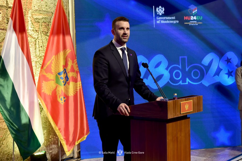 Spajiću nedostaje svega sedam evra da bi ispunio još jedno obećanje programa Evropa sad 2