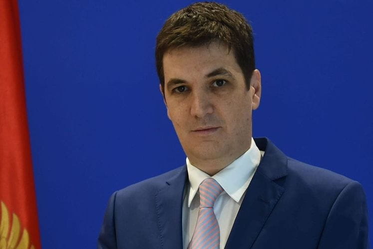 Brukanje se nastavlja: Za ambasadora u Poljskoj predložili diplomatu koji je imao aferu sa kokainom!