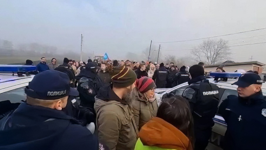 Umjesto studenata: Poznata lica opozicije u prvim redovima – prave vođe protesta prave haos kod Novog Sada