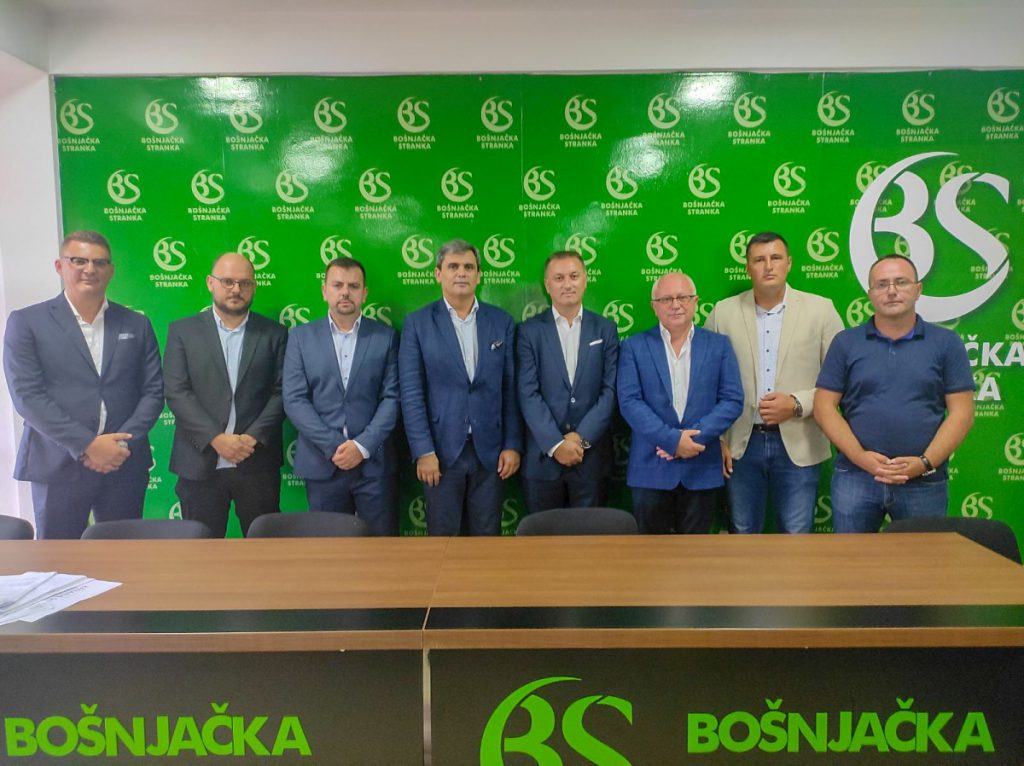 Poslanici Bošnjačke stranke će odnosom prema inicijativi o smjeni Mandića pokazati da li su dio ,,ping pong” politike Ranka i Ervina!