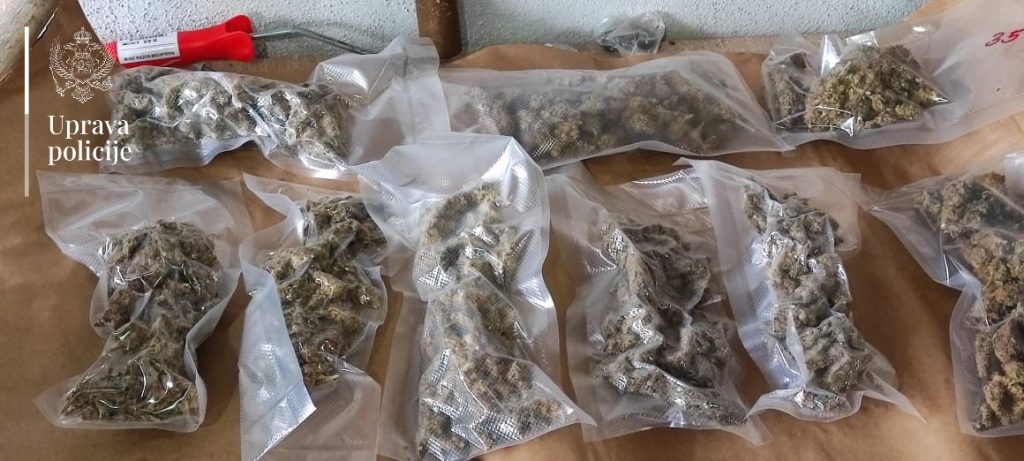 Lišen slobode državljanin Bosne i Hercegovine kod kojeg je policija pronašla marihuanu