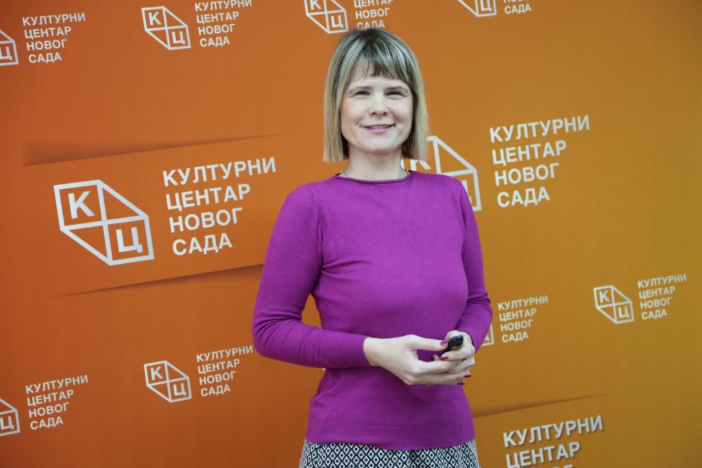 Predavanje dr Jelene Todorović Lazić na temu „Rumunija – put do EU (1. deo)“ na Jutjub kanalu KCNS
