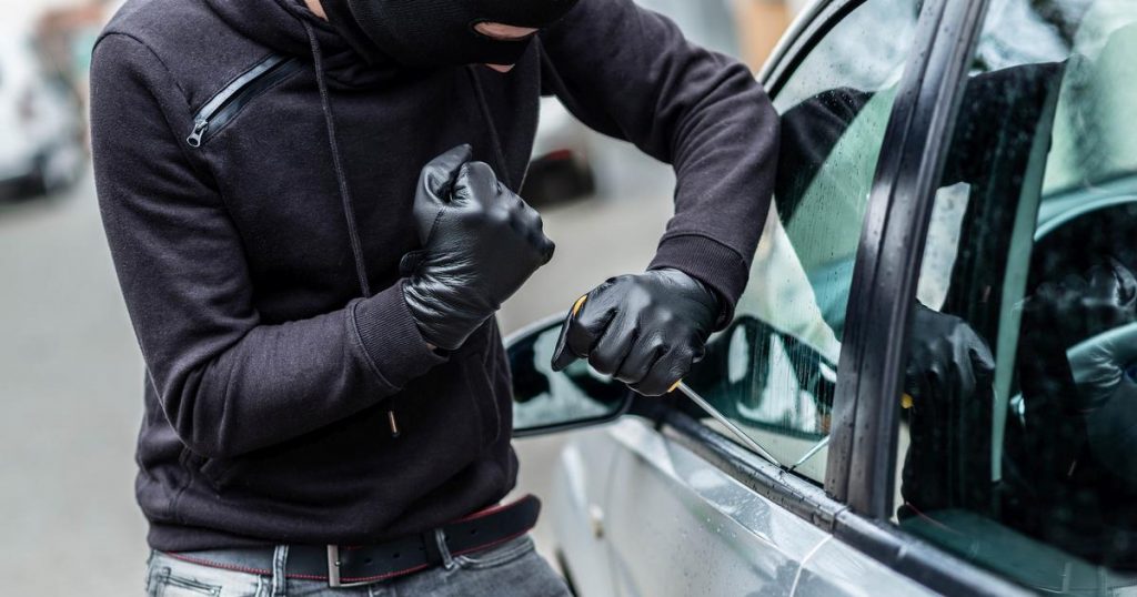 U Tivtu rasvijetljena teška krađa, uhapšene dvije osobe
