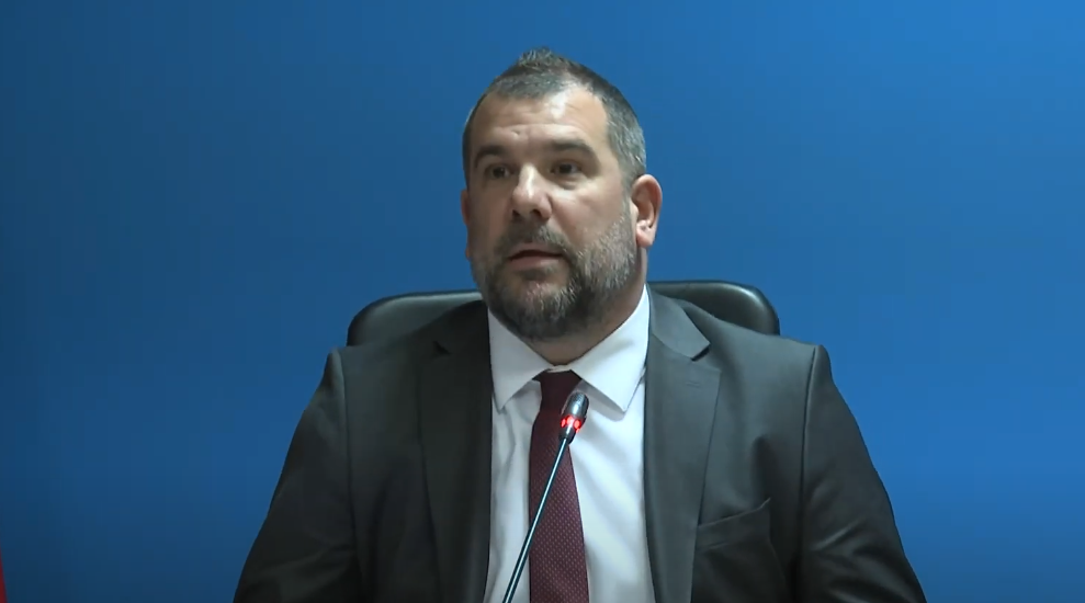 Krapović: Ne pada mi na pamet da se odazivam pozivu neozbiljnih pojedinaca kojima je mjesto na ulici a ne u Skupštini