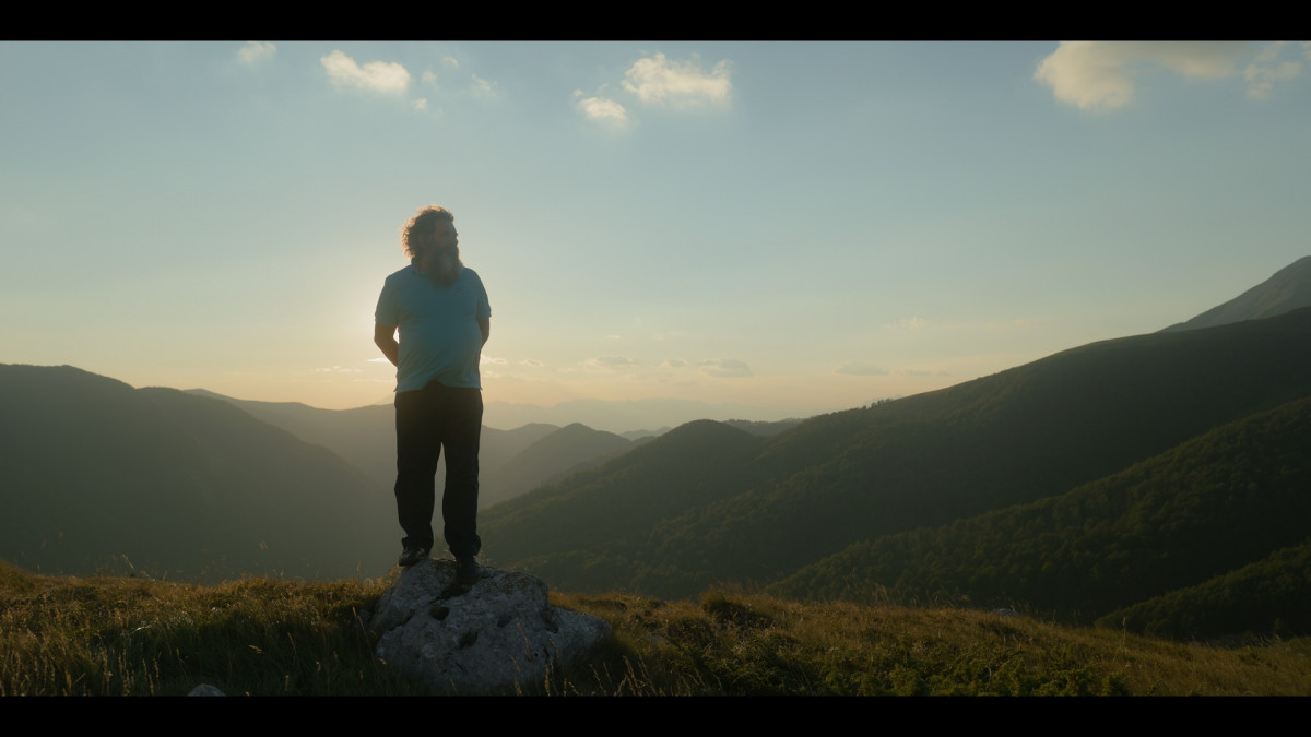 Scena iz filma _Ova dobra zemlja_