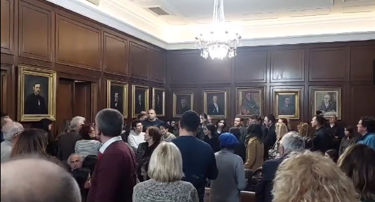 Sramne scene: Opozicija prekinula Svetosavsku akademiju u Matici srpskoj!