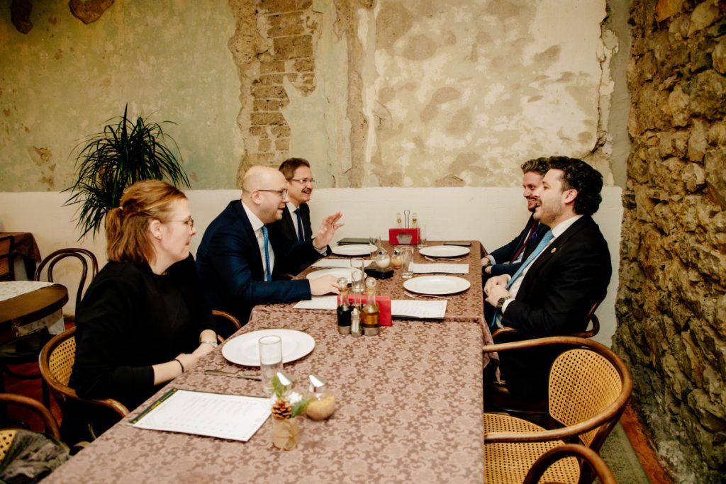 Abazović sa Zaraciom, traži pomoć: Međunarodna zajednica, uključujući Njemačku, može pomoći u prevazilaženju političke blokade