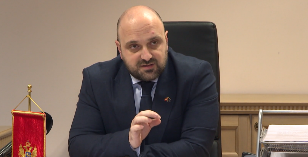 Ministar pravde: Pooštrićemo minimalne kazne za nedozvoljeno držanje oružja