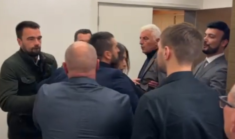 Haos u Budvi: Umalo došlo do tuče Mikijelja i Jovanovića, povrijeđena odbornica „Za budućnost Budve“ Bojana Pićan