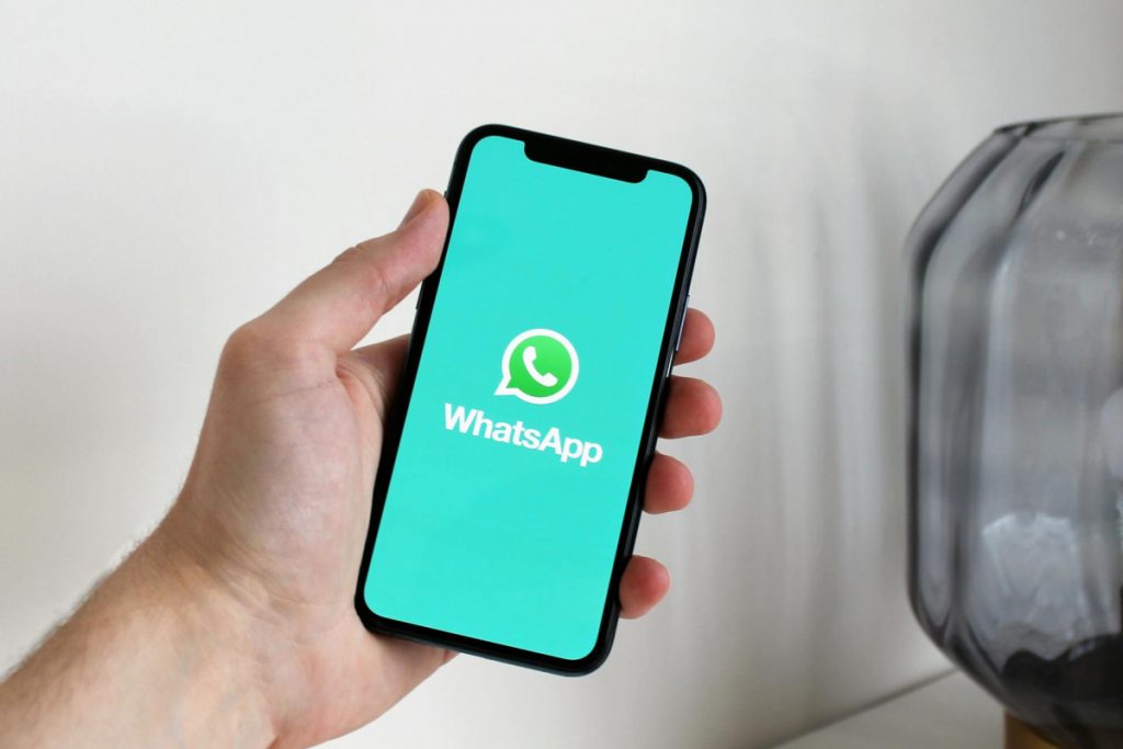 WhatsApp za iPhone uskoro dobija podršku za više naloga