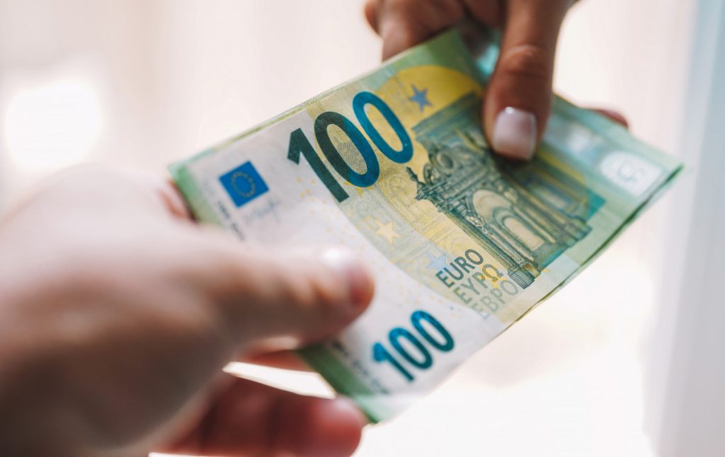 Registruj se sada – 100€ na računu za tvoj savršen početak!