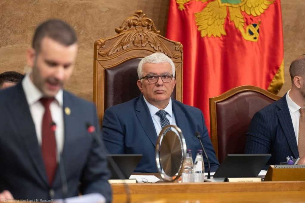 Druga familija i dalje udara „packe“ većini udarcima na Spajića i Mandića: Sve čine ne bi li vratili DPS na vlast!