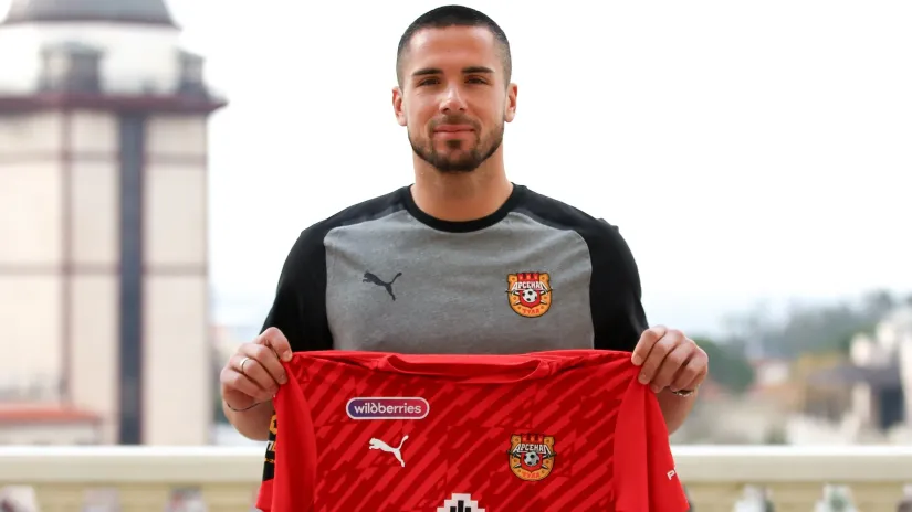 Zvanično: Arsenal iz Tule predstavio Uroša Đuranovića