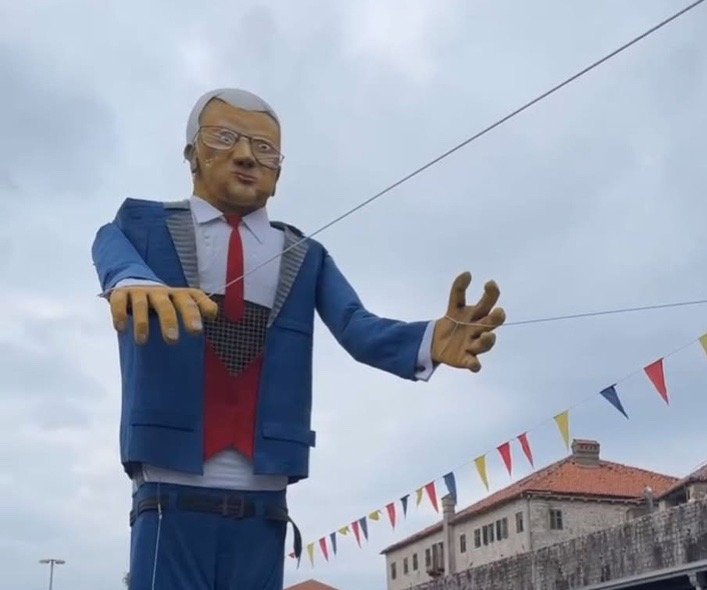Satira kavačkog klana