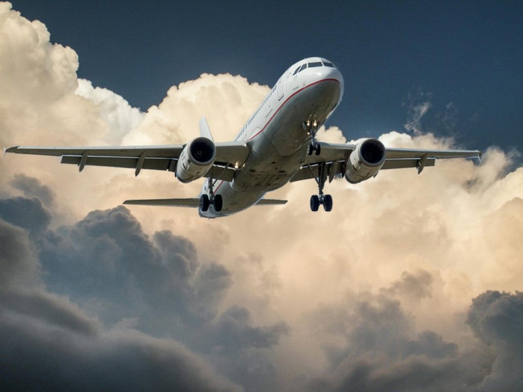 Vučić prinudno sletio u Azerbejdžan: Zbog ratnih dejstava zatvoren i aerodrom u Moskvi!