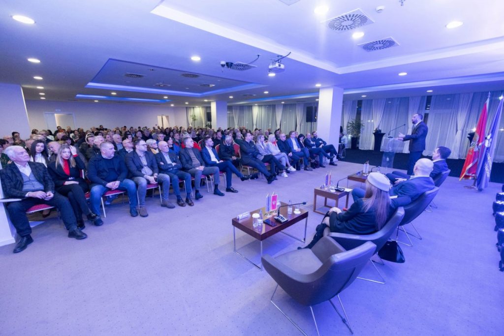 DPS nastavlja svoju turneju: Tvrde da su razvlastili Mandića i Vučića u Budvi i da je na redu Nikšić