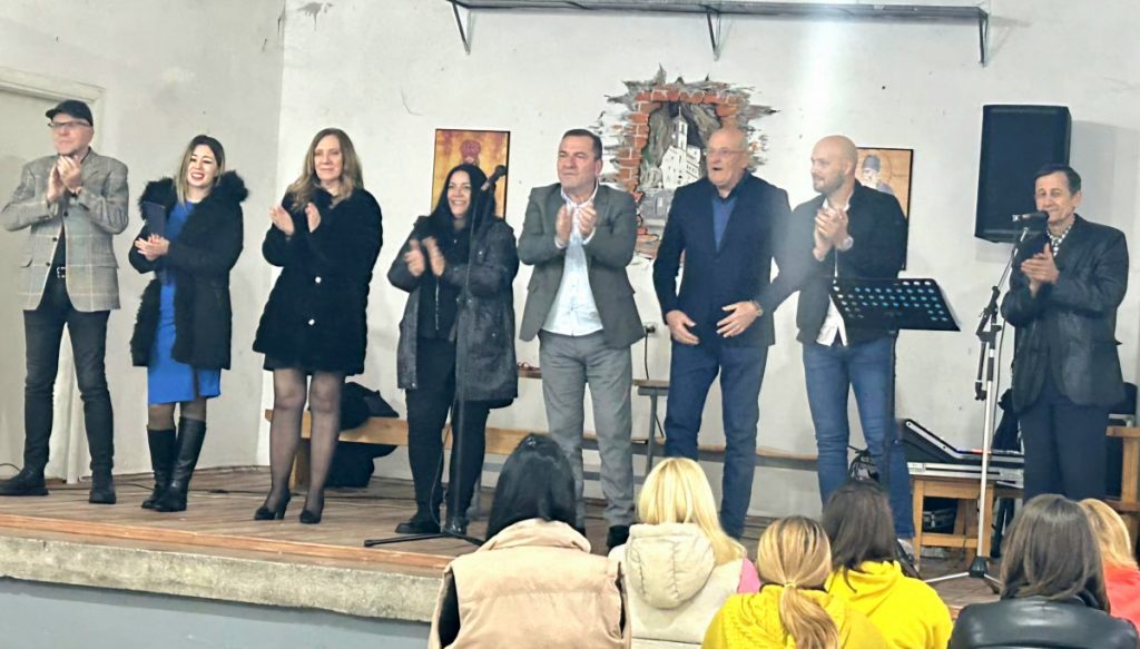 U UIKS-u uživali uz pjesme Zorana Kalezića