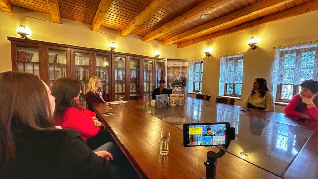 U Bijelom Polju održan razgovor s književnicom i aktivistkinjom Minjom Marđonović i panel diskusija o kulturi i inkluziji