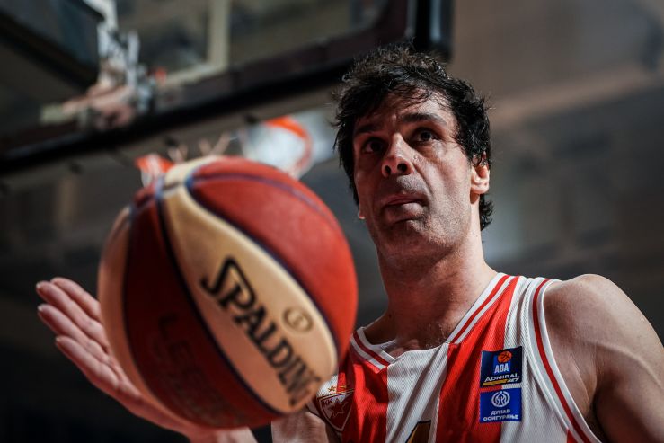 Miloš Teodosić se oprostio od košarke