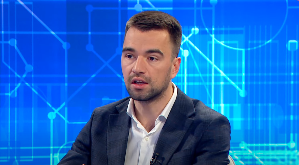 Skandal za skandalom: U Budvi DPS gazi zakone, a u Podgorici štrajkuju da bi „zaštitili pravo i demokratiju“