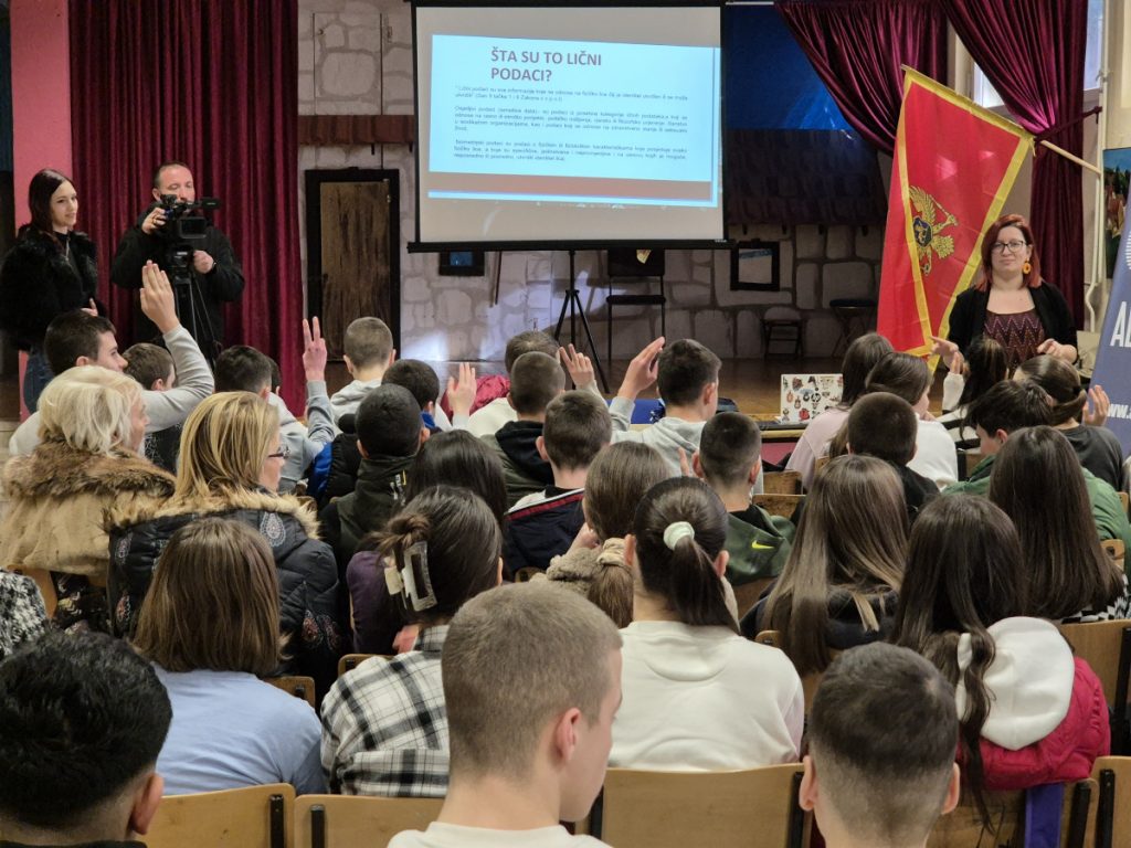 Održana radionica “Mobilni telefoni i moji podaci”