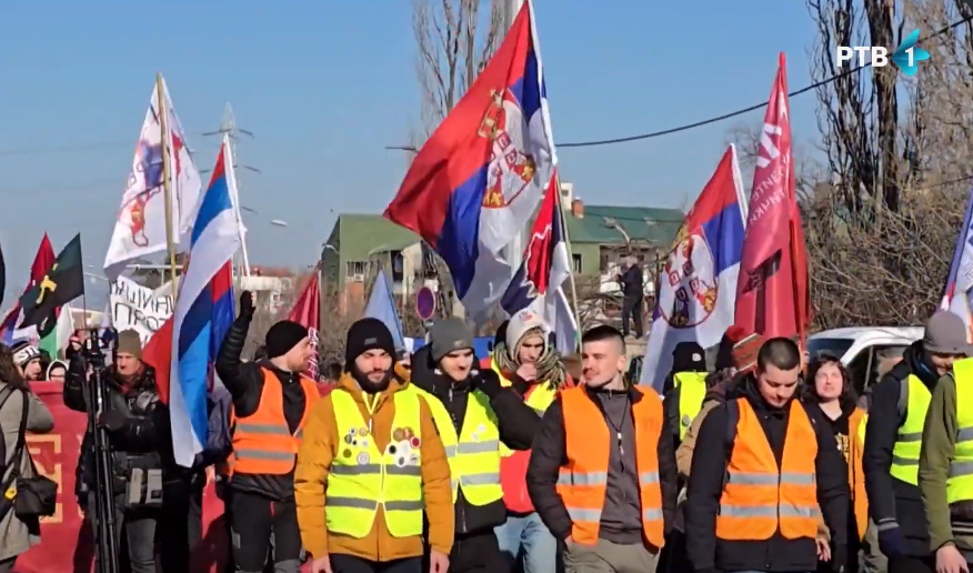 „Otkud znate da ovo nije obojena revolucija? Ja znam za slučaj gdje su se parama iz Albanije plaćali napadi na Vučića i podrška studentima“
