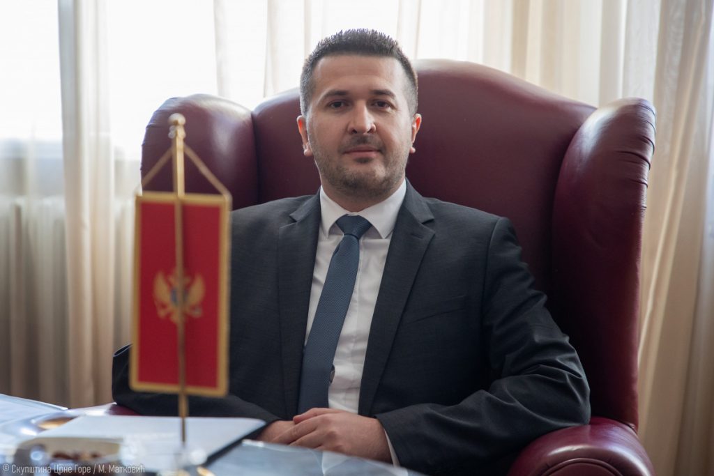 Pejović uporedio kupovnu moć nafte danas i 2018. godine: Razlika je prilična