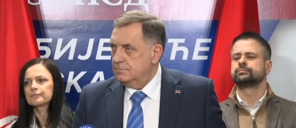 Dodik poručio Šmitu: Srpska nije kolonija, biće nas i nakon Vas, a Vi ćete ostati tamna mrlja istorije