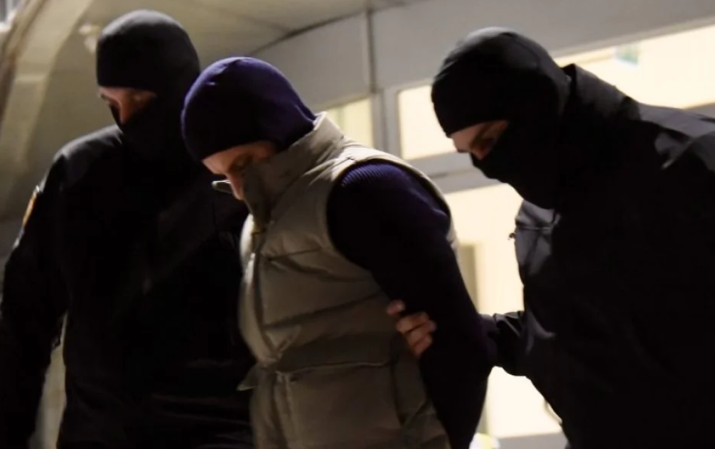 Uhapšeni Faris Ćorović i Boban Milić, lisice i policijskom inspektoru Stefanoviću: Sumnja se da su prali novac!