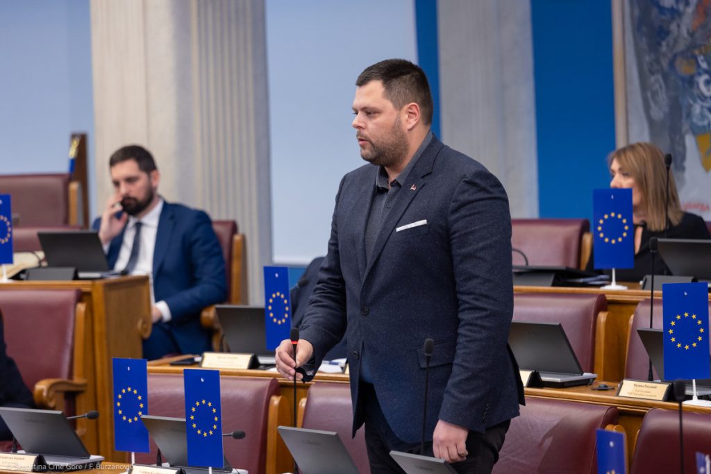 Kovačević danas podnosi ostavku na funkciju poslanika