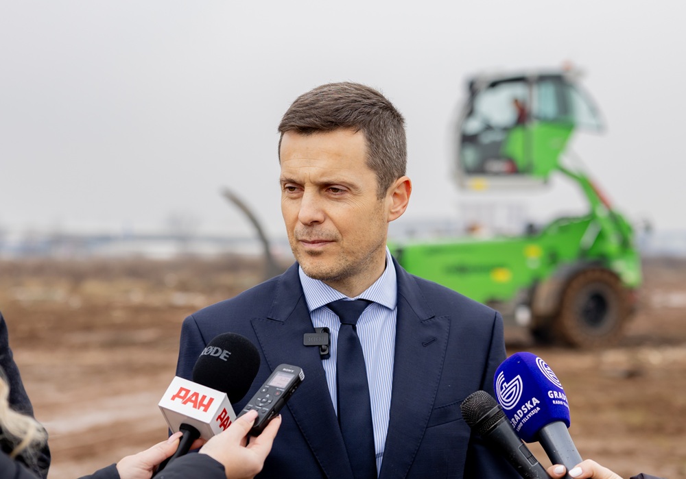 Mujović: Situacija dramatična, još ne znamo koliko je kuća izgorjelo