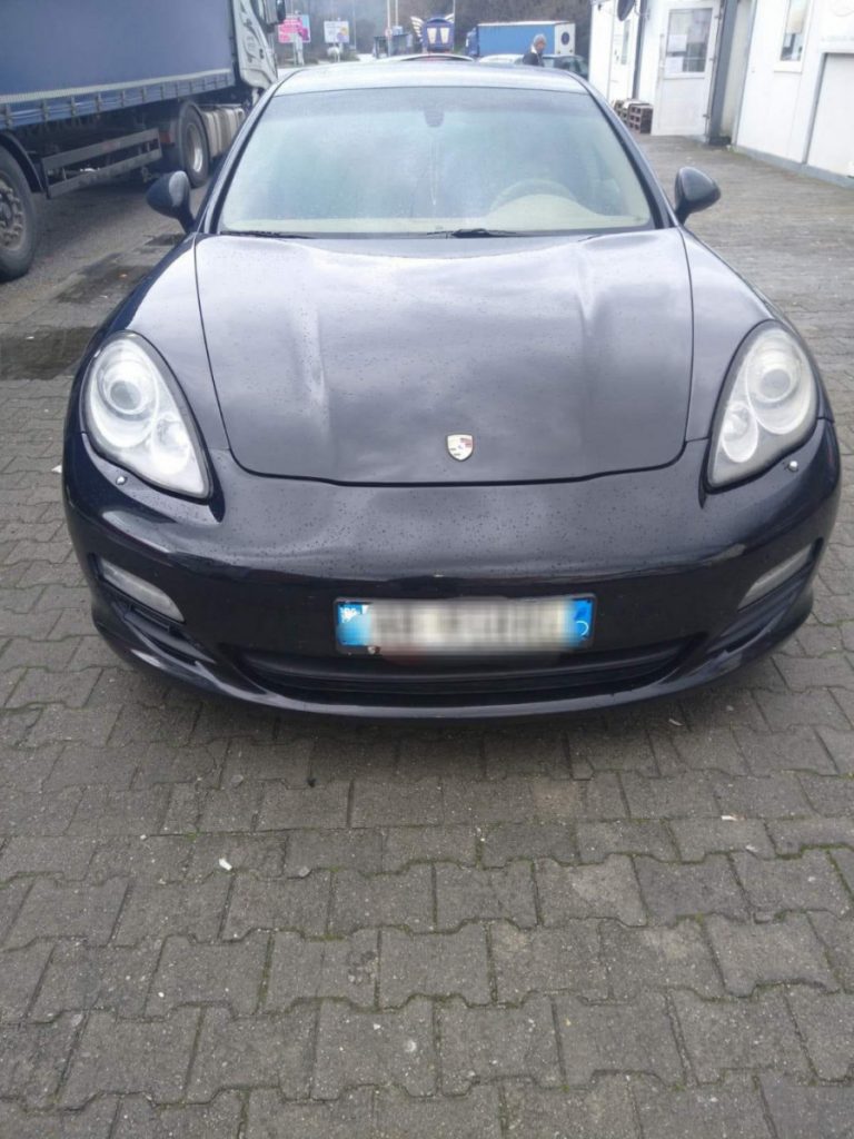 Na graničnom prelazu Božaj oduzet Porše