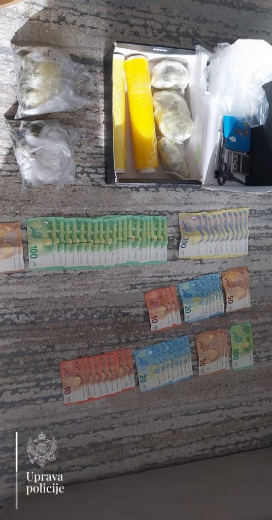 Lišena slobode tri lica u Podgorici: Pronađena marihuana, oružje, municija
