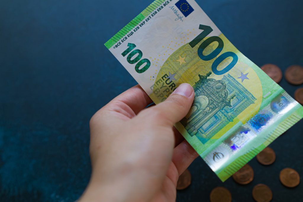 Osvoji 100€ uz samo jedan klik!