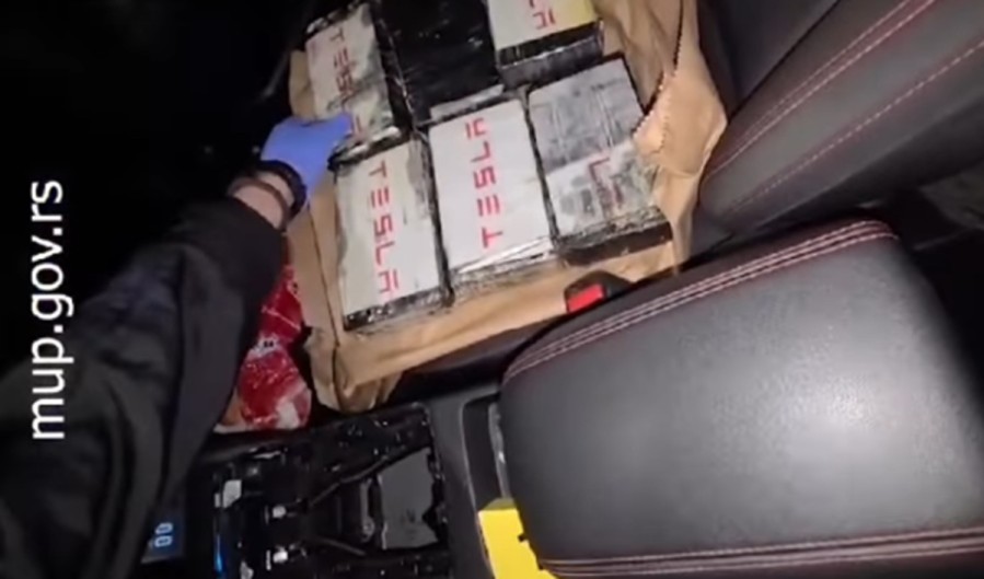 Zaplijenjeno devet kilograma kokaina u Surčinu, uhapšene dvije osobe
