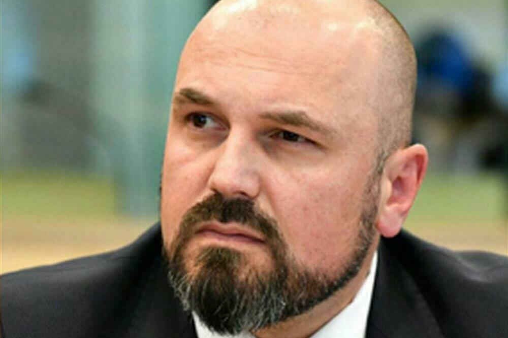 Tomović: Đukanović ćuti ko mu je 11 puta uplatio novac u ukupnom iznosu od gotovo 250 hiljada eura