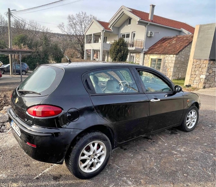 Ukrao mu auto, pa prijetio nožem ukoliko ne povuče prijavu: Grba traži zaštitu od nadležnih organa