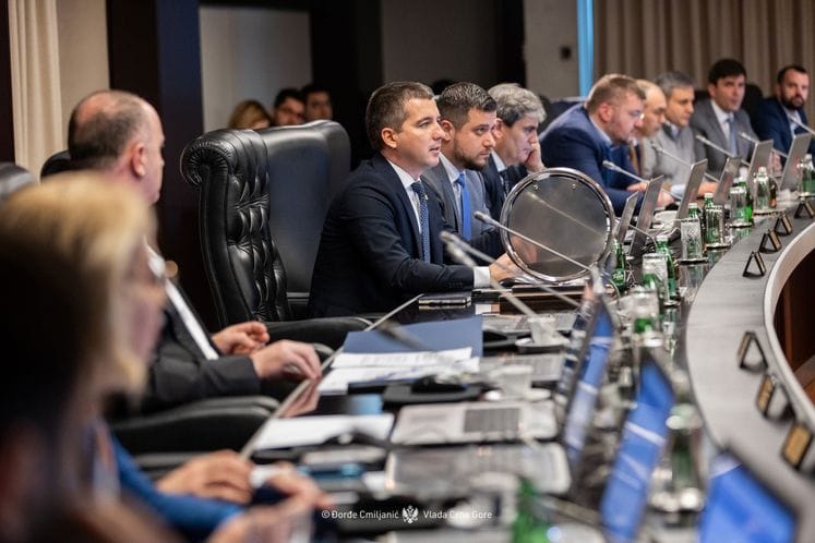 Radulović: Sve je ovo samo bacanje prašine u oči