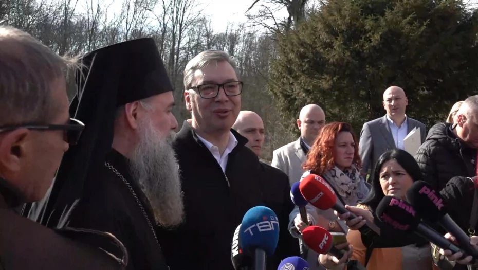 Vučić obilazi manastir Svetog arhanđela Gavrila