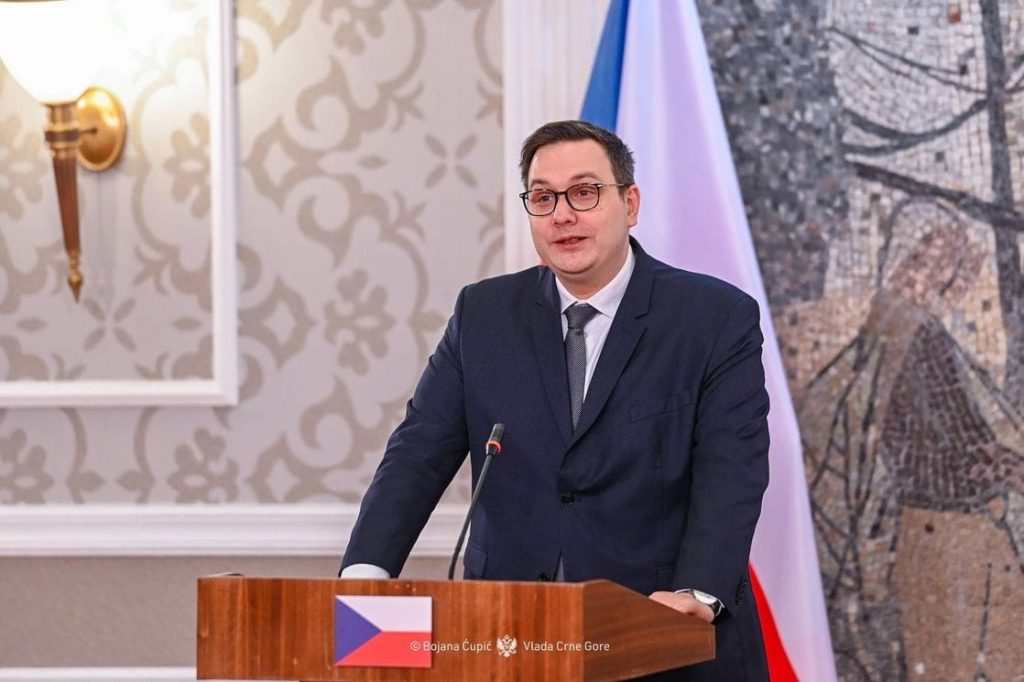 Lipavski: I Crna Gora treba da jača odbranu, mnogo se toga dešava