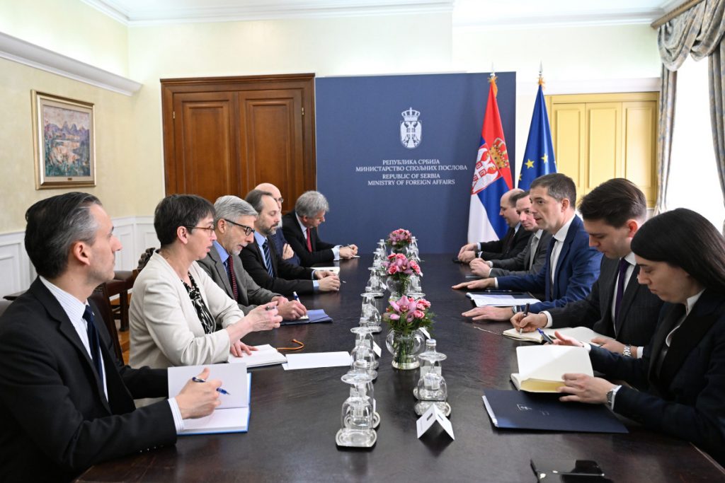 Đurić sa zapadnim ambasadorima: Svi oni koji razmišljaju o scenarijima nasilnog preuzimanja institucija, od njih treba da odustanu