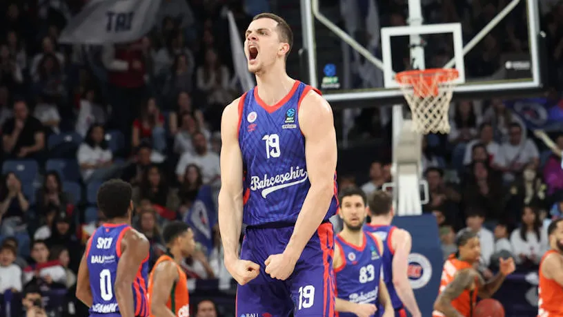 Utakmicom karijere Simonović odveo Bahčešehir u polufinale Evrokupa